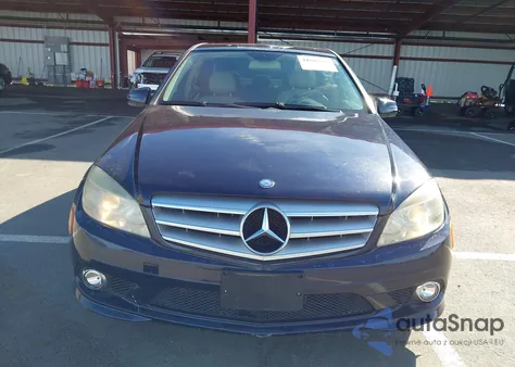 2010 Mercedes-Benz C 300 Luxury/Sport z USA, uszkodzony, nr VIN WDDGF5EB1AF419192